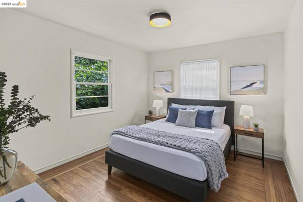 Listing photo 1 of 5