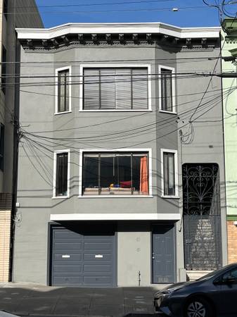 Listing photo 1 of 5