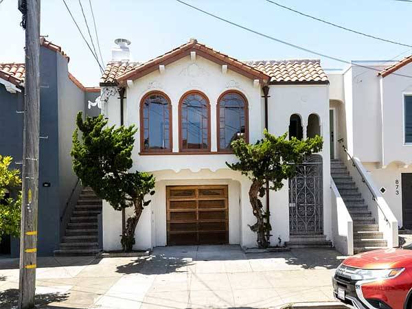 Listing photo 1 of 4