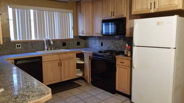 Listing photo 1 of 4