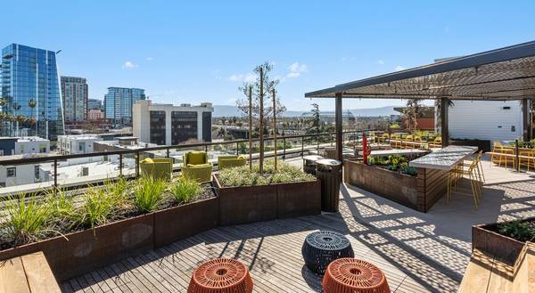 Listing photo 1 of 5