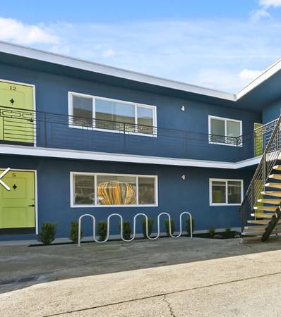 Listing photo 1 of 2