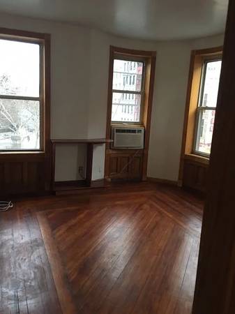 Listing photo 1 of 5