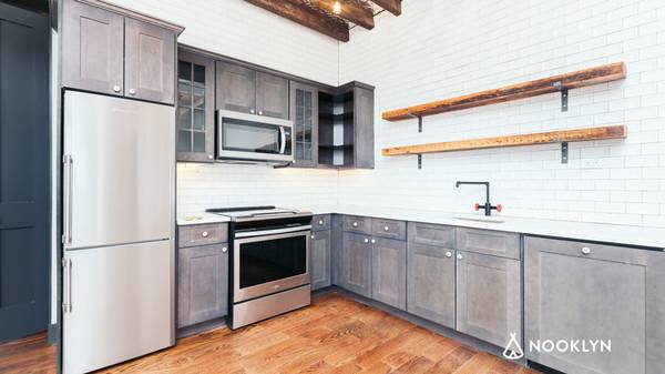 Listing photo 1 of 4