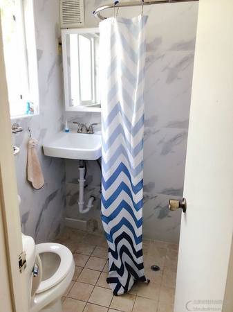 Listing photo 1 of 4