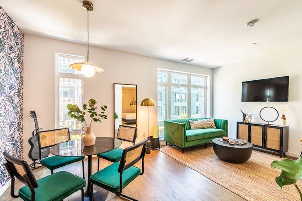 Listing photo 1 of 5