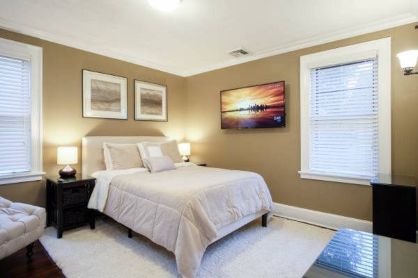Listing photo 1 of 3