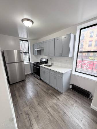 Listing photo 1 of 5