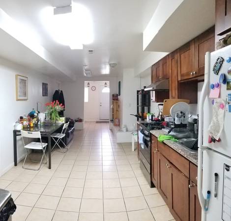 Listing photo 1 of 3