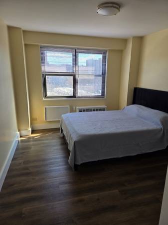 Listing photo 1 of 6