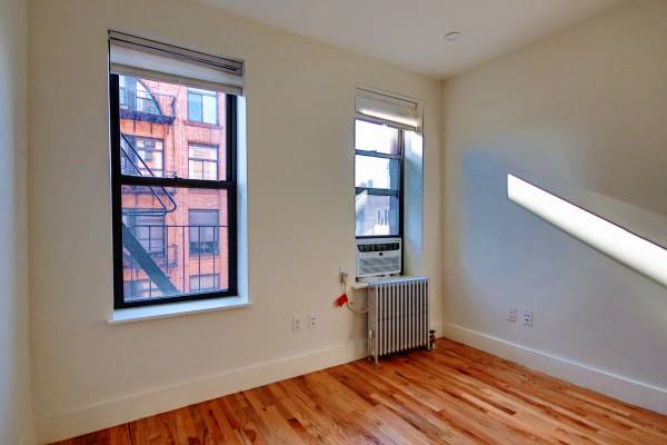 Listing photo 1 of 5