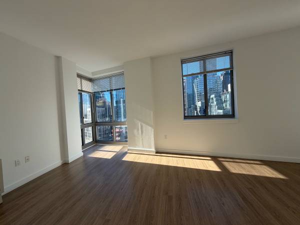 Listing photo 1 of 5