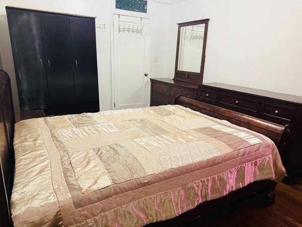 Listing photo 1 of 3