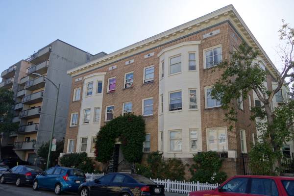Listing photo 1 of 5