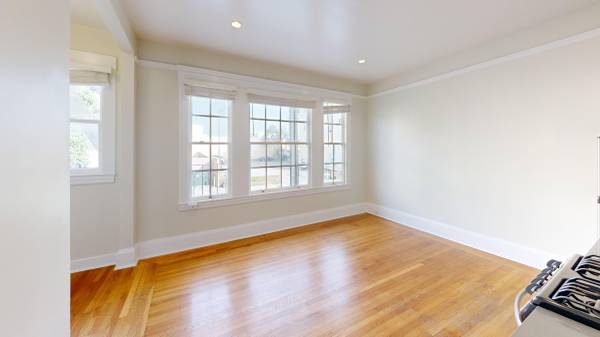 Listing photo 1 of 5