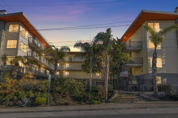 Listing photo 1 of 5