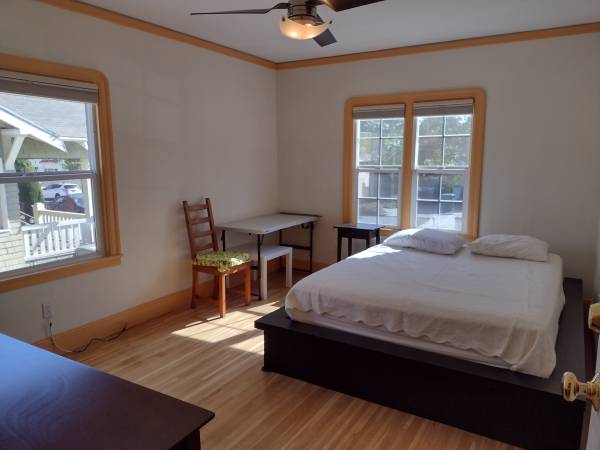 Listing photo 1 of 5