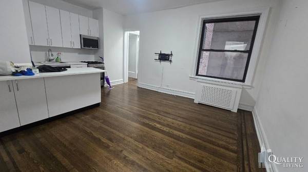 Listing photo 1 of 5