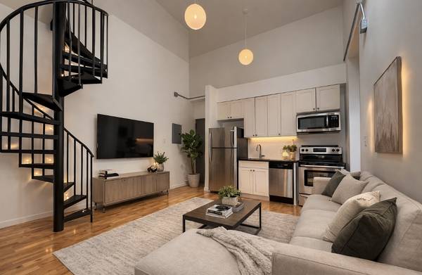 Listing photo 1 of 5