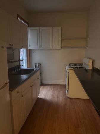 Listing photo 1 of 5