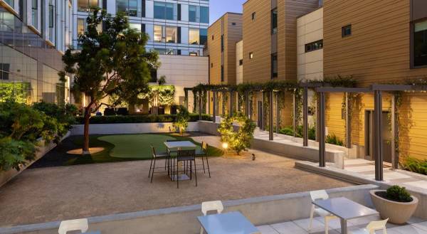 Listing photo 1 of 5