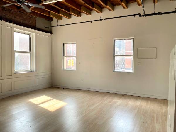 Listing photo 1 of 5