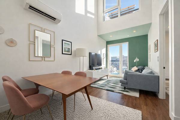 Listing photo 1 of 5