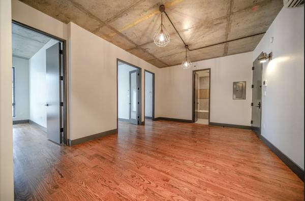 Listing photo 1 of 3