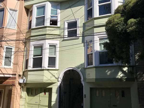 Listing photo 1 of 4