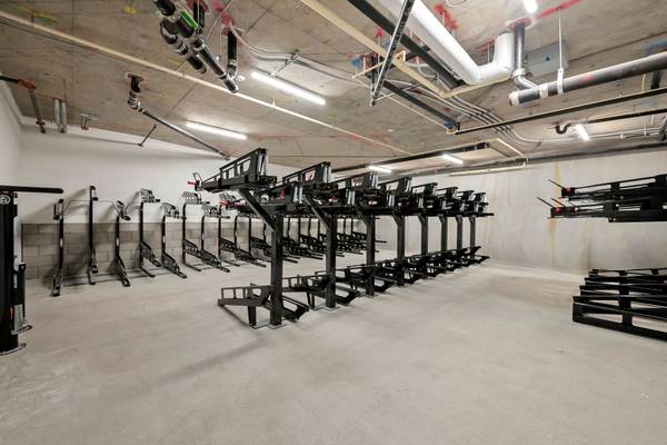 Listing photo 1 of 5