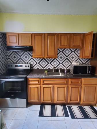 Listing photo 1 of 5