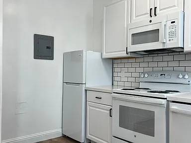 Listing photo 1 of 5