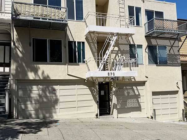 Listing photo 1 of 4