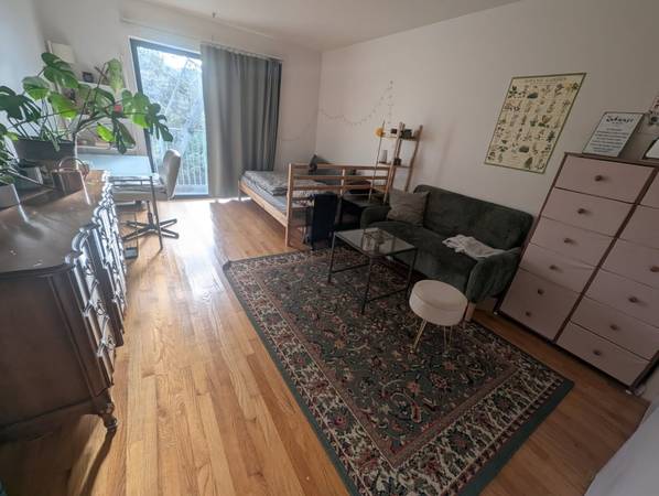 Listing photo 1 of 5
