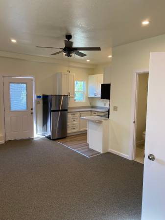 Listing photo 1 of 5