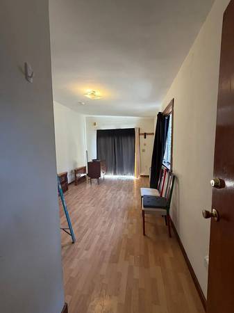 Listing photo 1 of 3