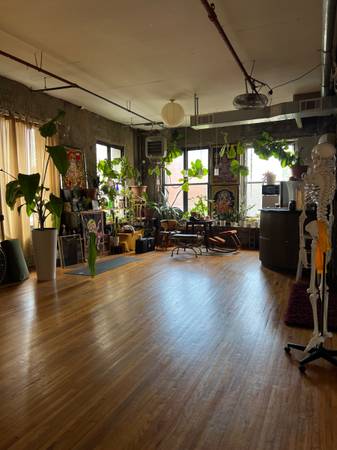 Listing photo 1 of 5