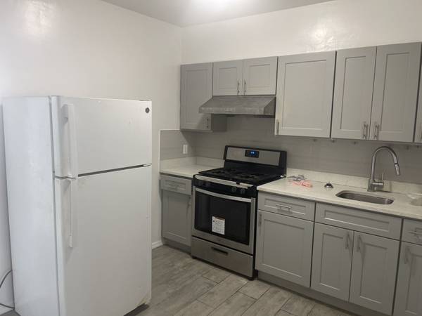 Listing photo 1 of 5