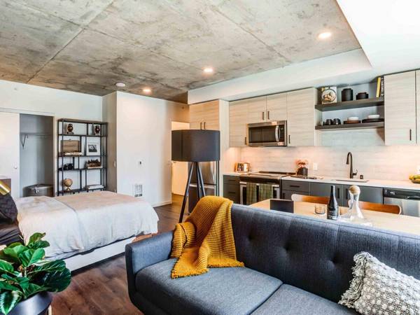 Listing photo 1 of 5