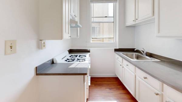 Listing photo 1 of 4