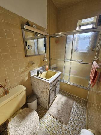 Listing photo 1 of 3