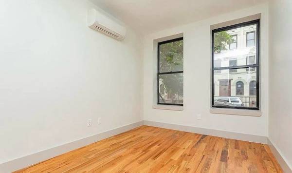 Listing photo 1 of 5
