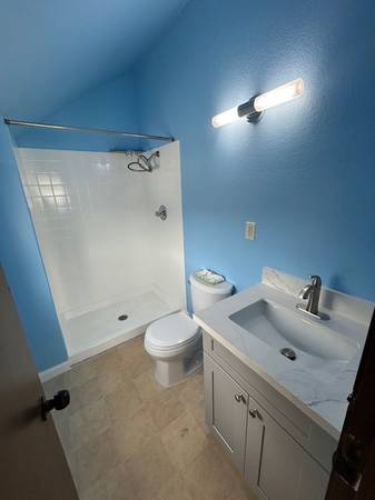 Listing photo 1 of 5