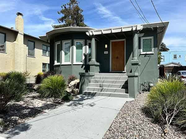 Listing photo 1 of 5