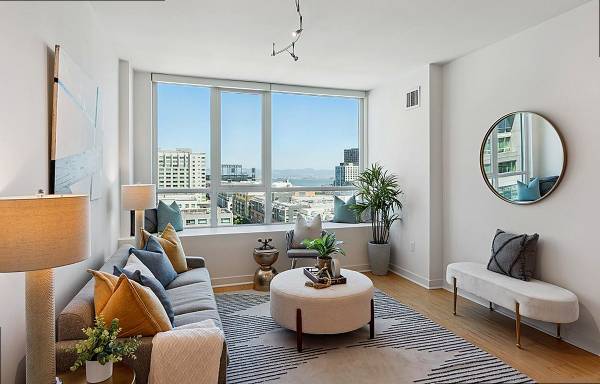 Listing photo 1 of 5