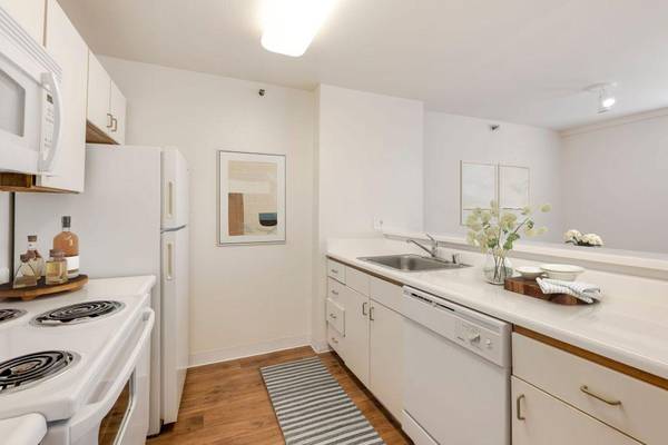 Listing photo 1 of 5