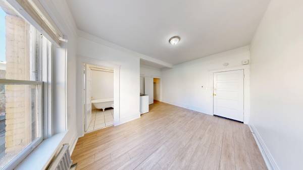 Listing photo 1 of 5