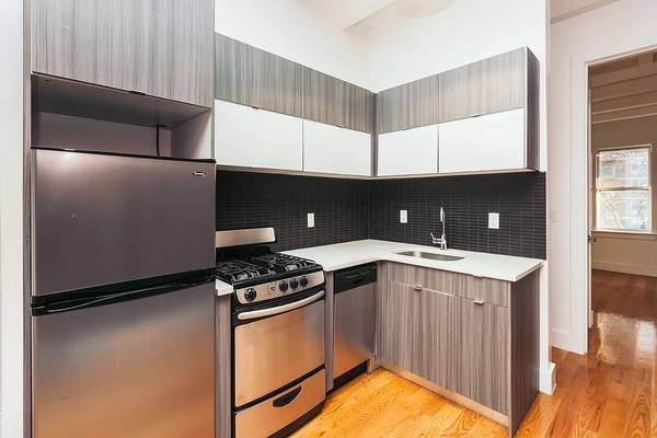 Listing photo 1 of 5