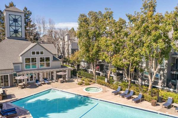 Listing photo 1 of 5