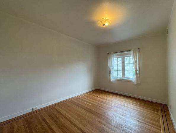 Listing photo 1 of 4